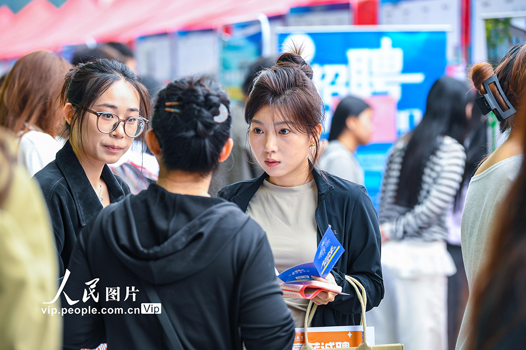 河北石家庄：校園雙選會促就業【4】