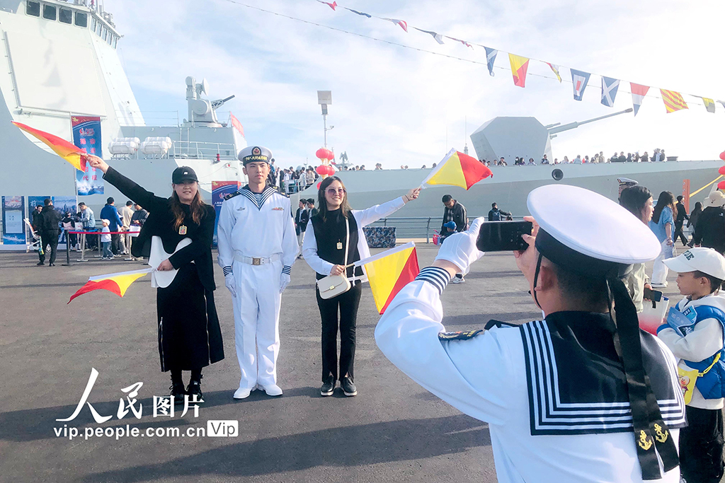 山東青島：北部戰區海軍艦艇開放活動舉行【6】