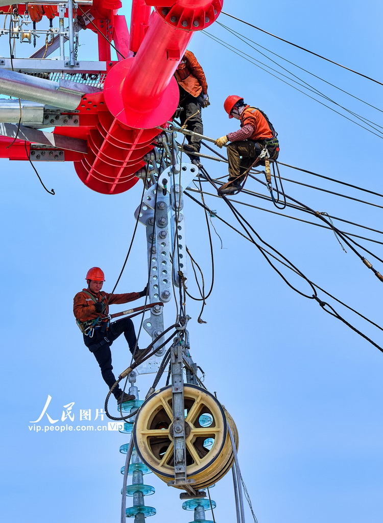 浙江台州：濱海—柏樹電力線路工程椒江大跨越段貫通【2】