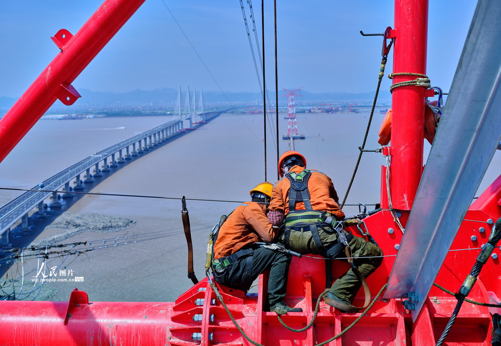浙江台州：濱海—柏樹電力線路工程椒江大跨越段貫通【9】