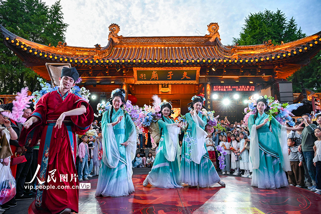 江苏南京：夫子庙景区游人如织【2】