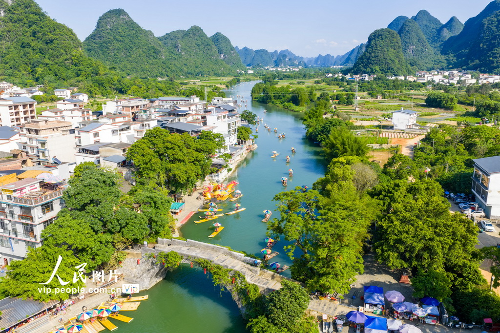 广西阳朔：坐竹筏 赏美景【11】