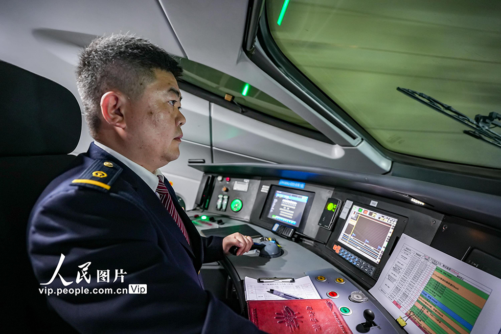 陕西西安：西十高铁全线拉通试验正式启动【2】