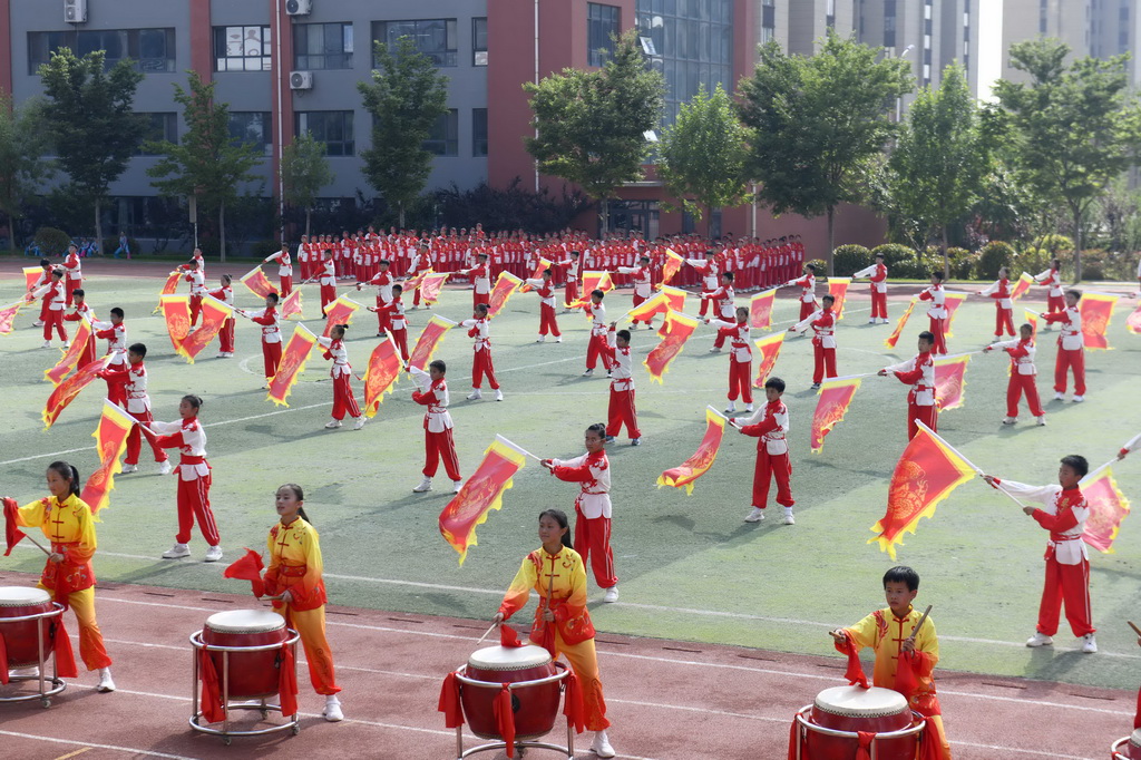 5月21日，在山东省日照市新营小学，学生表演武术操《和美武韵少年自强》 。