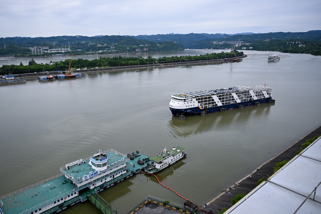6月8日拍摄的三峡水运新通道工程葛洲坝航运扩能施工现场。新华社记者 杜子璇 摄