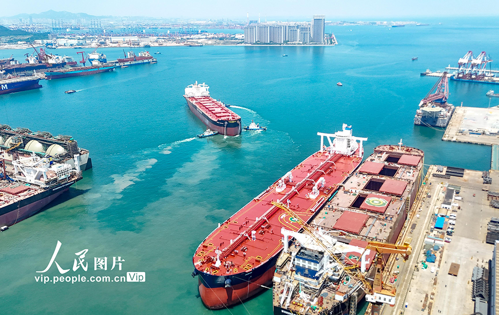 山东青岛：氨预留超大型原油船交付