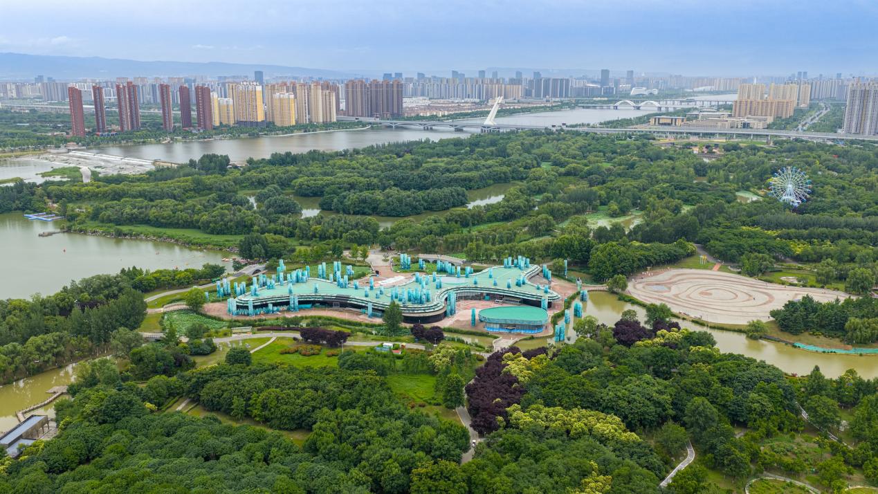 俯瞰西安浐灞国家湿地公园。张武军摄