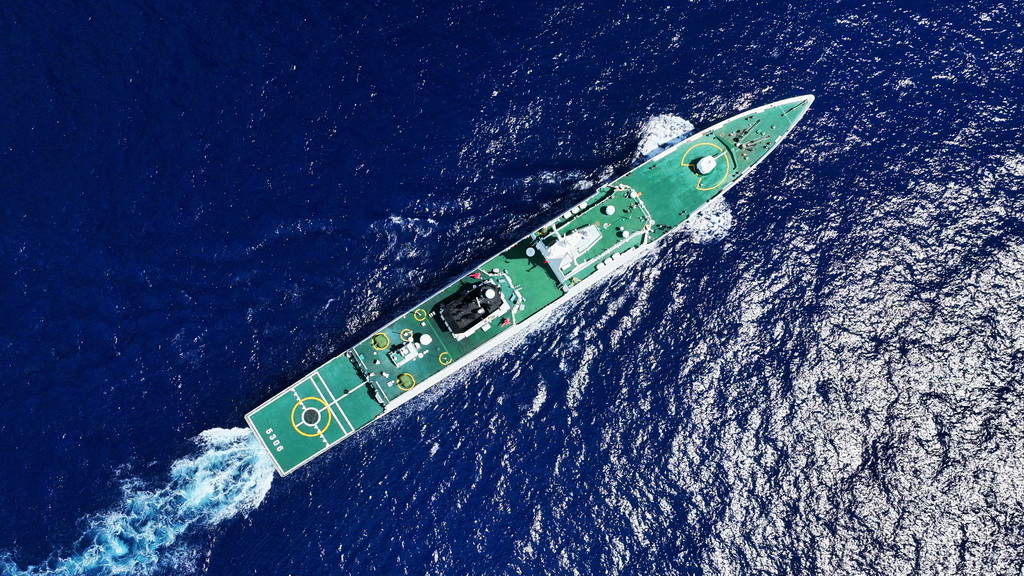 6月10日，中国海警东安舰在南海巡航（无人机照片）。