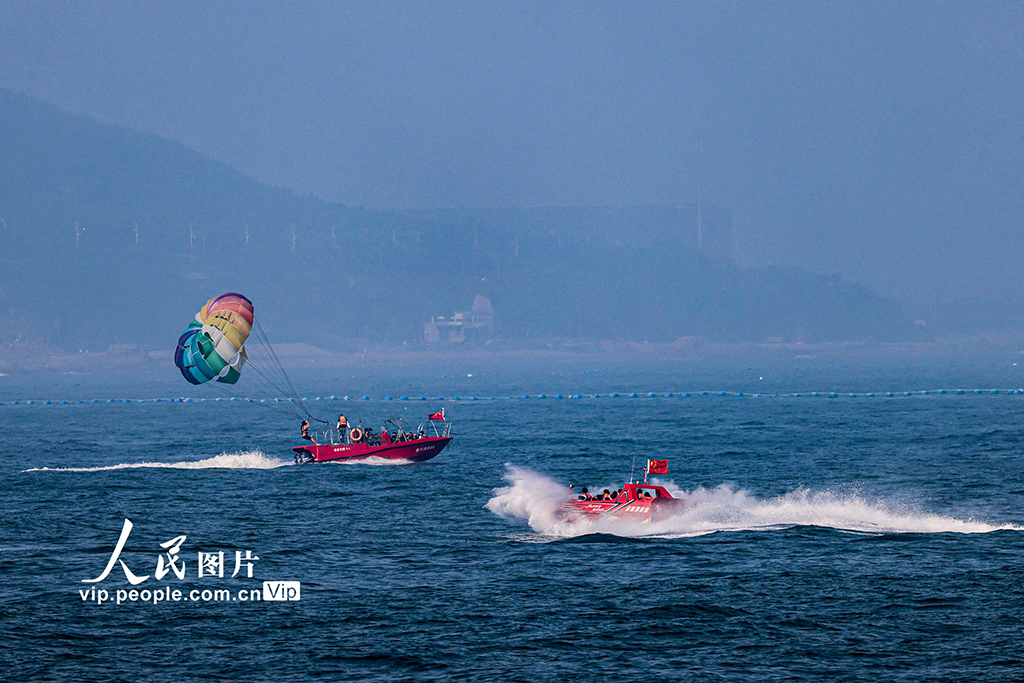 山东青岛：海水浴场享清凉【5】