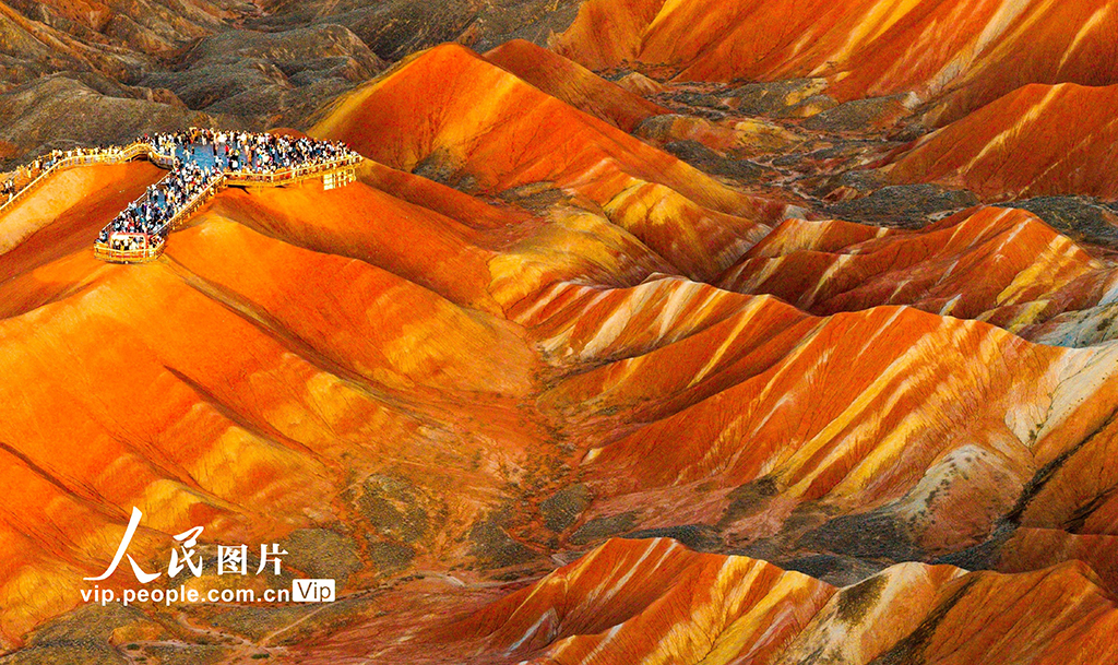 甘肃张掖:七彩丹霞迎来暑期旅游高峰【3】