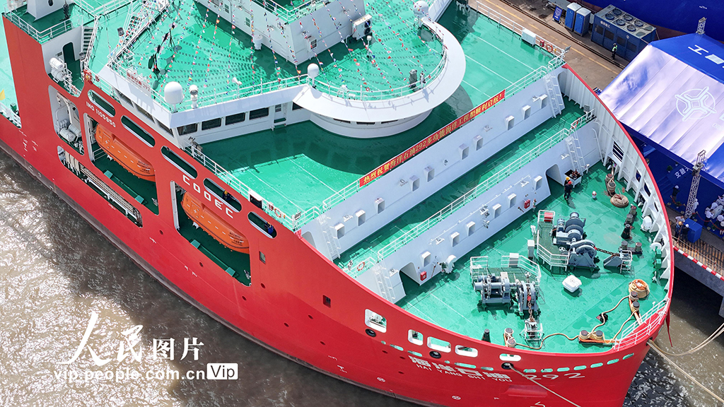 江苏南通：我国自主研发新一代深水多功能海洋工程船交付【2】