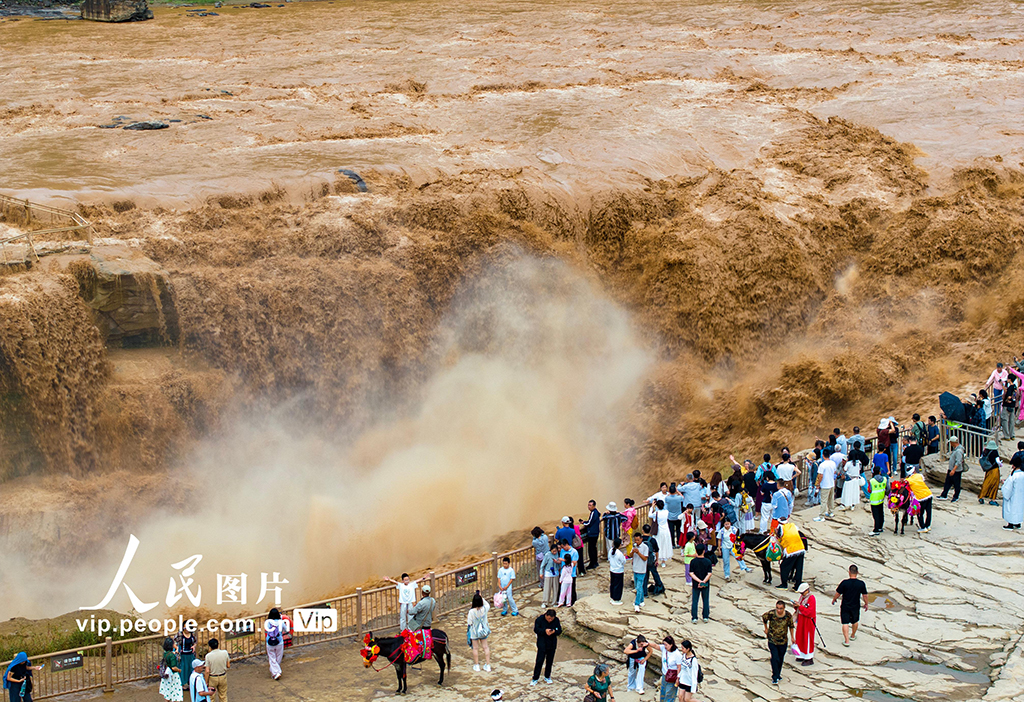 山西吉县：黄河壶口瀑布水量增大【8】