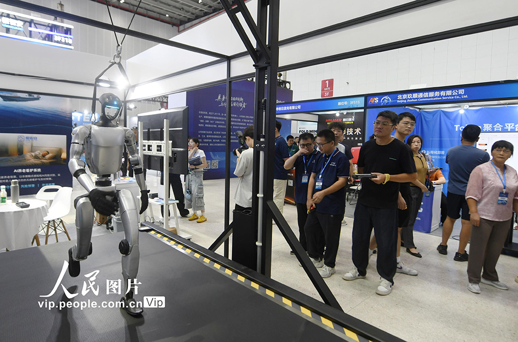 AI Show 2026杭州国际人工智能应用与机器人创新博览会启幕【2】