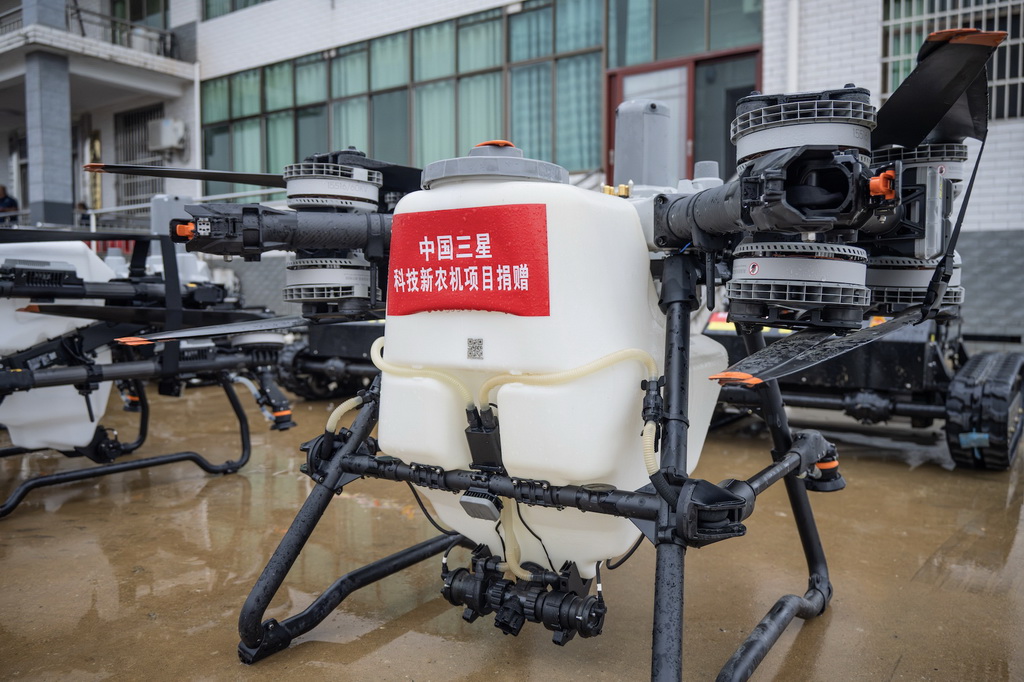 “中國三星科技新農機項目”為湘陰捐贈的農機。邱活攝