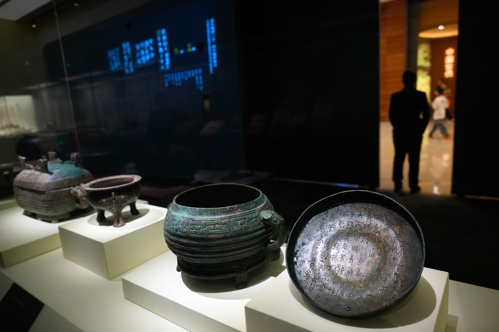 这是9月29日在中国国家博物馆拍摄的“大河之东——运城与中华文明肇兴”展览现场。