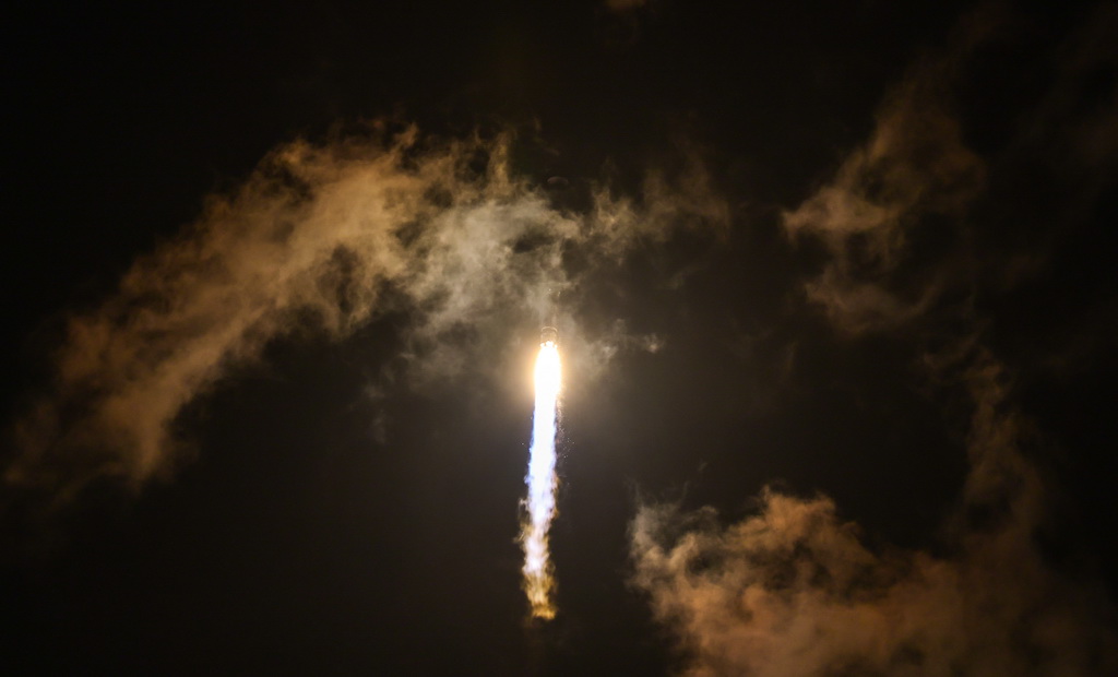 我國成功發射衛星互聯網低軌27組衛星【8】