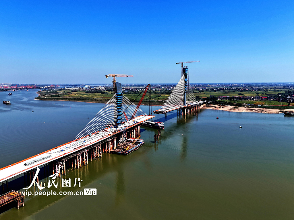 江西贛江新區：匯賢大橋建設加速推進【3】
