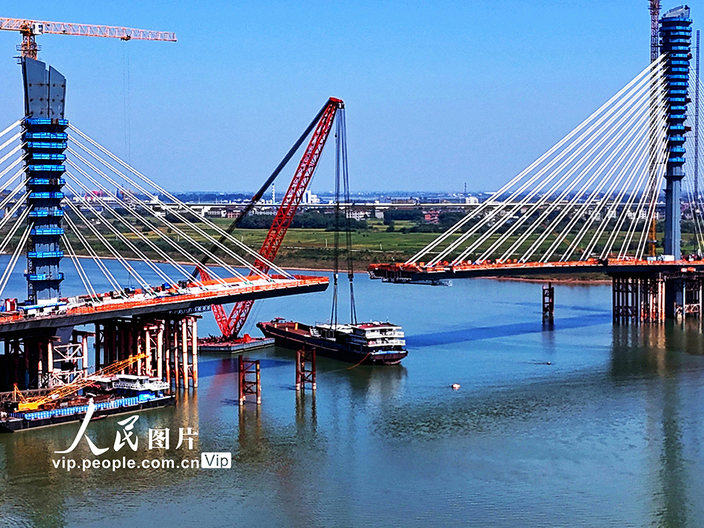 江西贛江新區：匯賢大橋建設加速推進【4】