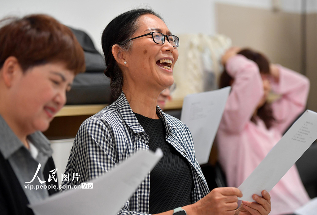 浙江杭州：踏进社区学院 迸发晚年活力【2】