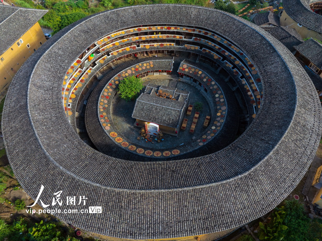 福建龙岩：永定土楼晒金秋【2】