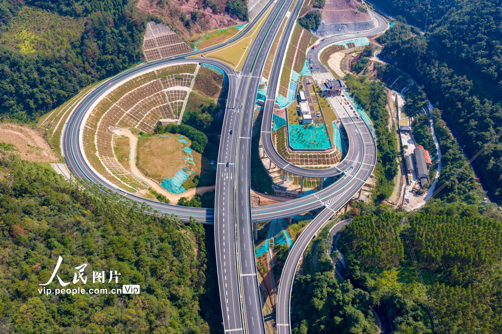 广西金秀：桐金高速建成通车【3】