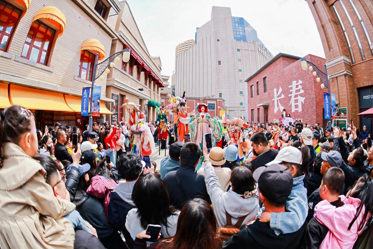 热闹的长春市春京西历史文化街区。春京西历史文化街区供图