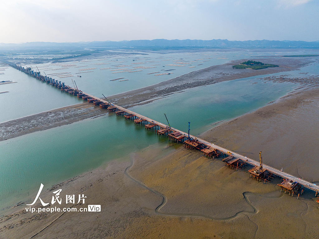 广西北海：铁山港跨海特大桥加紧建设【6】
