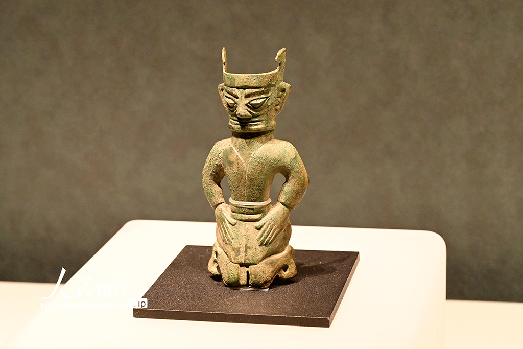 宁夏银川：青铜文物联展引客来【6】