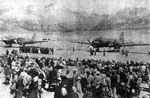 从北京飞来的试航飞机在拉萨机场降落，这是飞抵这个高原城市的第一只“神鹰”。