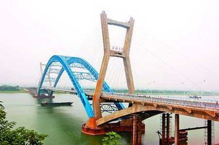 全球首座斜拉钢管拱桥通车
