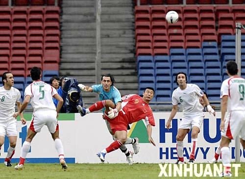亚洲杯足球赛:中国队2比2战平伊朗队 (6)