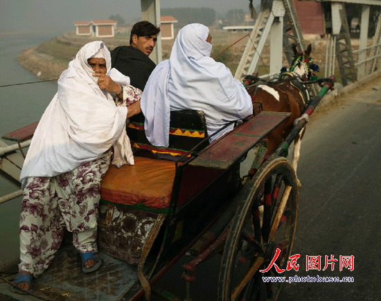 丁和《玄奘之路》:巴基斯坦的马车