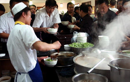 兰州 限价 后牛肉面馆经营火爆