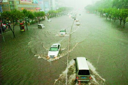 广州遭受特大暴雨袭击
