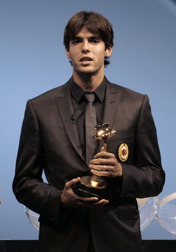 组图:卡卡获欧足联欧洲俱乐部年度最佳球员奖