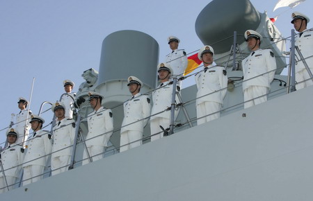 组图:中国海军舰艇编队访问法国 (14)