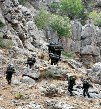 土耳其安全部队13名士兵遇袭身亡