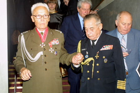 组图:波兰表彰二战期间正义人士