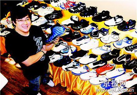 北京25岁小伙珍藏500双球鞋