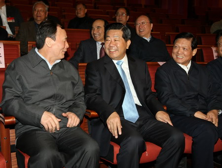 政协常委会组成人员参观国家大剧院 贾庆林出