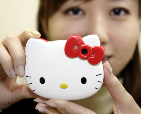 组图:凯蒂猫造型的照相机即将在日本上市
