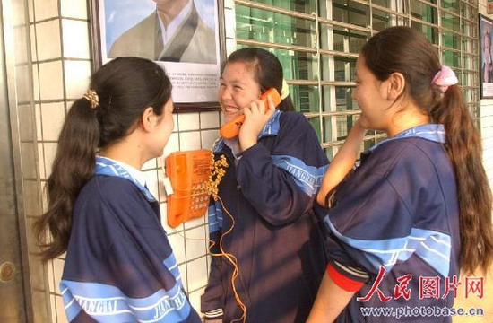 聚焦在广东高考的新疆学生 理科有优势 (7)