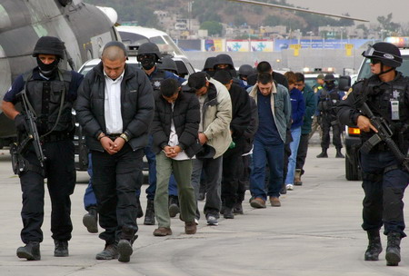 组图:墨西哥最大的贩毒集团面临瓦解 (2)