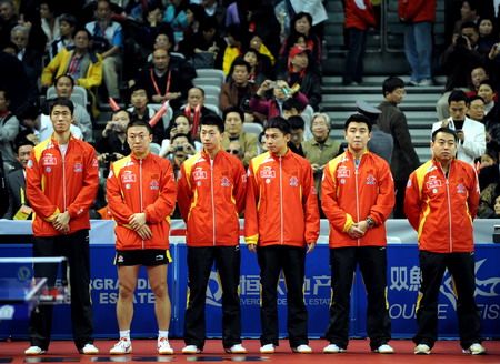 组图:中国队蝉联世乒赛男团冠军 (9)