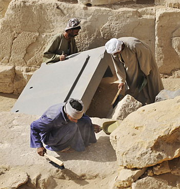古埃及第五王朝国王门考胡尔的金字塔被发现 