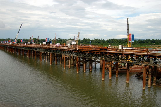 海南东环铁路工程进展顺利