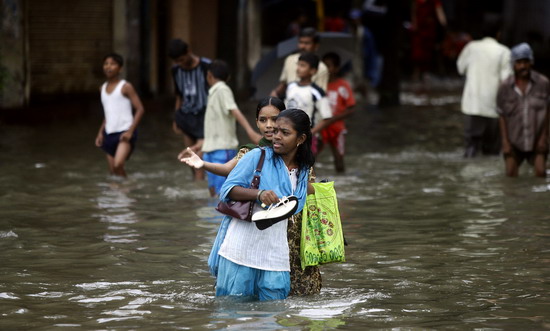 印度孟买季风降雨