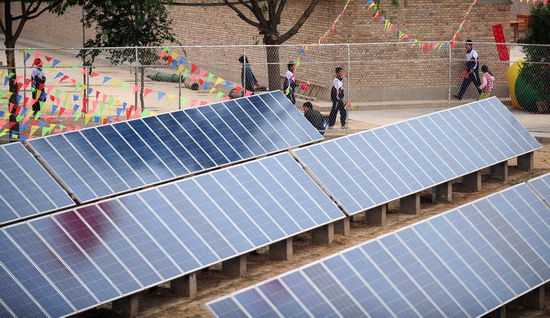太阳能发电走进甘肃山区学校 (2)