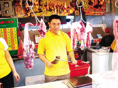 北大学子卖猪肉成千万富翁