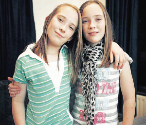 <em>连体姐妹</em>花分开11年还要抱在一起睡 (2)--<em>图片</em>